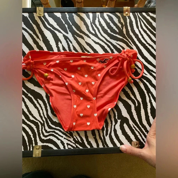 Hollister Other - Hollister bikini bottoms NWT one small defect
